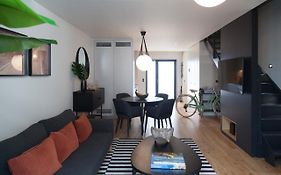 Feels Like Home Intendente Elegant Mezzanine with Balcony